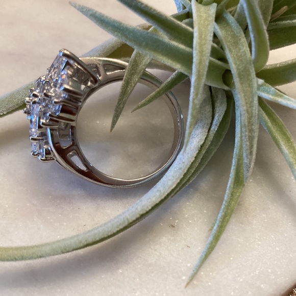 Cocktail Ring 💎 - Picture 4 of 8